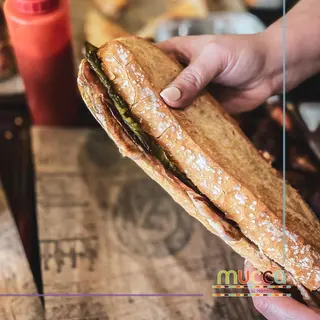 Bocadillo De Lomo, Queso Y Bacon