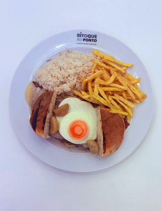 Bitoque à Antiga Portuguesa em Bolo do Caco