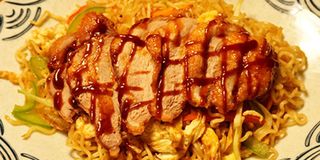 Yakisoba con pato y verduras