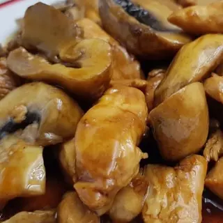 66. Pollo con champiñones