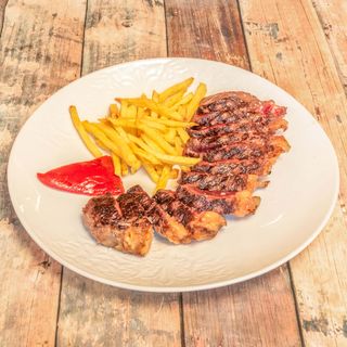 Lomo de vaca madura a la parrilla.