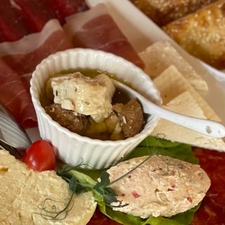 Koziji sir sa vrganjem u maslinovom ulju