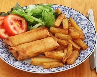 Veg Rolls With Chips