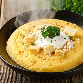 Mamaliguta cu branza si smantana