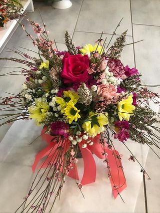 Flower box svježi crvena ruža šareno cvijeće razno