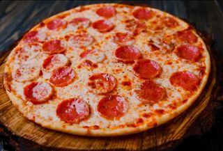 Pizza Pepperoni (33 Cm.)