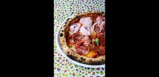 Пица Куатро Салуми