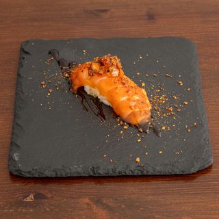 Nigiri de salmón kabayaki
