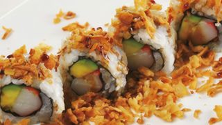 247. Uramaki onion roll