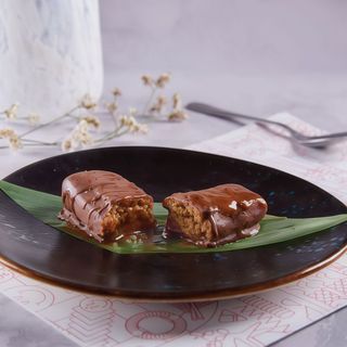 Desoriente's Famous Plant Based Snickers