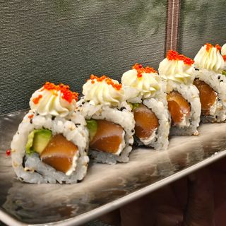 Salmone uramaki