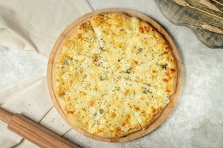 პიცა ოთხი ყველის