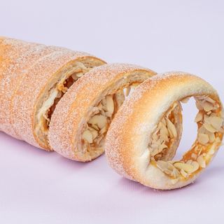 Kołacz krówka z migdałem