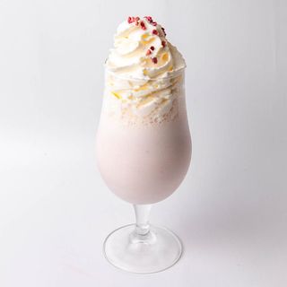 Shake lodowy z bitą śmietaną