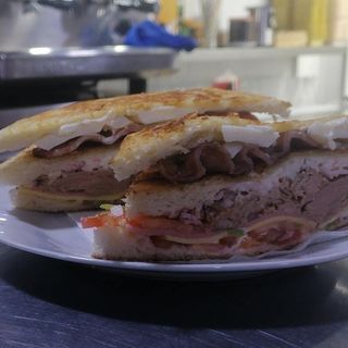 Sandwich Sport (3 Pisos)