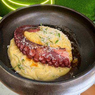 Pulpo Con Papa Criolla