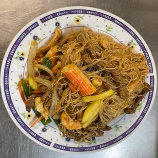 Fideo de arroz frito estilo Hoi-nam