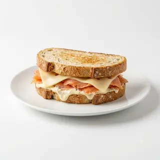 Sándwich De Salmón Y Queso