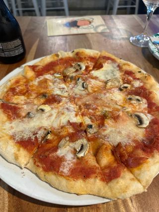 Pizza Cotto Y Funghi