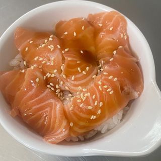 S49 Chirashi salmone