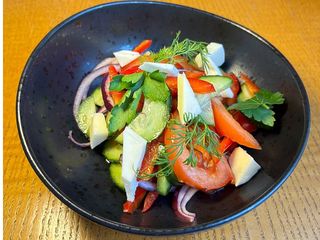 Салат овочевий з бринзою з домашньою олією (230g)