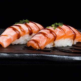 Nigiri crispi salmone