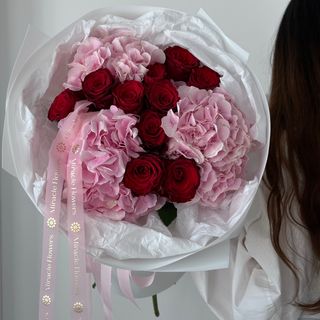 Букет «Гортензії (3) та Родос (10)»