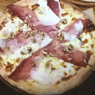 Pizza Speck E Provola (28 Cm.)