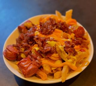 LAS SALCHIPAPAS DEL MANDRA