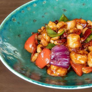 Langostinos salteados en salsa Kung-Pao