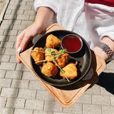 Сир Камамбер з ягідним соусом