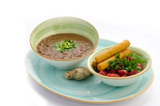 ჯინჯერ ლობიო ბოლოკის მწნილით და მჭადის ჩხირებით