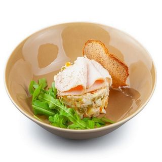 Салат Оливье с курицей