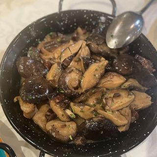 Setas shitake salteadas con jamón