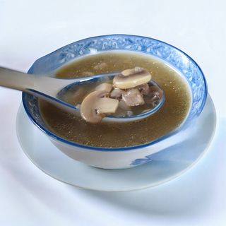 3- Sopa De Pollo Con Champiñón