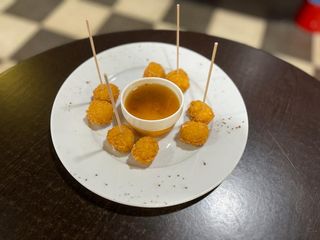 Bolitas De Queso Gouda Fritas (8 Uds.)