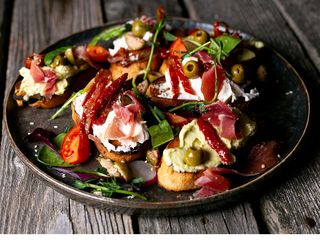 Брускети з прошуто (200g)