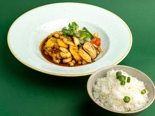 Gai/Tofu Phad Med Mamuang Himmaphan