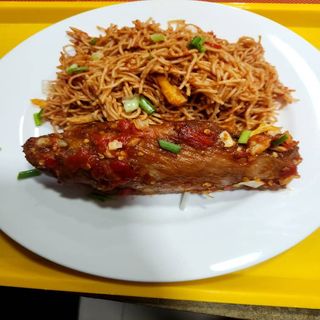 Stir-fried spaghetti & peppered turkey