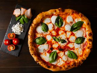 .Պիցցա խոզապուխտով