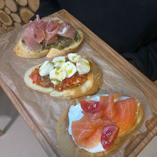 Брускети з прошуто 3 шт.