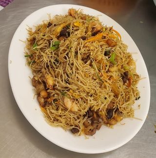 Egg Fried Noodles (Noodles saltato con Uova)