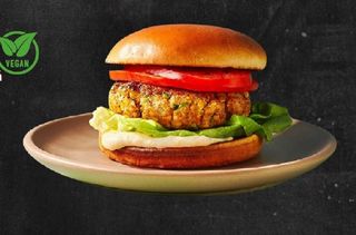 Burger vegan cu cartofi pai