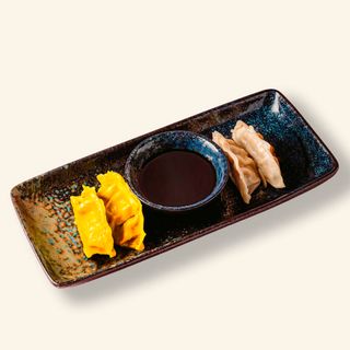 Combo Gyozas Carne y Pollo al Curry (4uds).