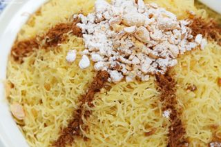 Cheveux d'ange à la marocaine (seffa) avec amandes + raisin sec