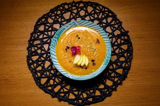 Supa crema de dovleac cu mar verde si apio fresh