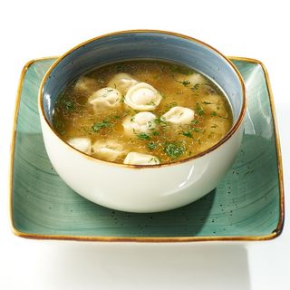 Пельмени с бульоном (400мл)