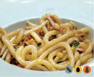 22. Spaghetti di udon saltati con verdure