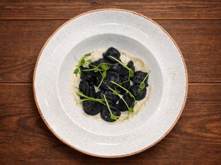 Пельмені рибні з чорнилом чорної каракатиці (270g)