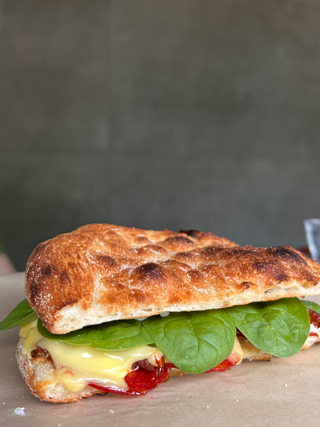 Сендвіч Чорізо Сальчічон